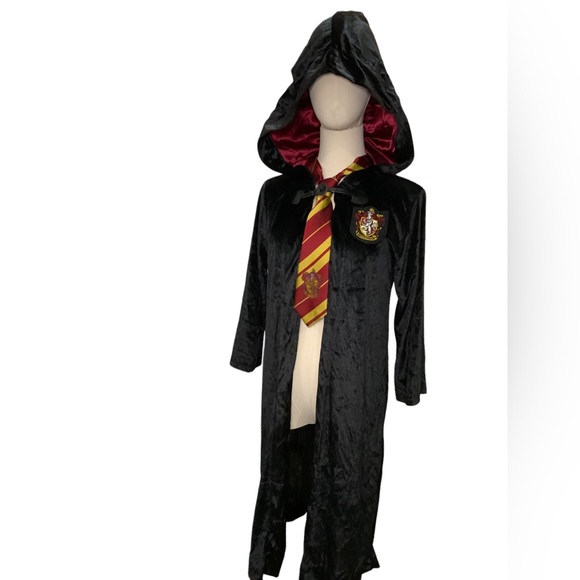 Warner Bros. Other - HARRY POTTER COSTUME SET BLACK VELVET ROBE W/ HOOD and TIE EUC